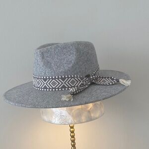 Elegant Gray Fedora with Geometric Band